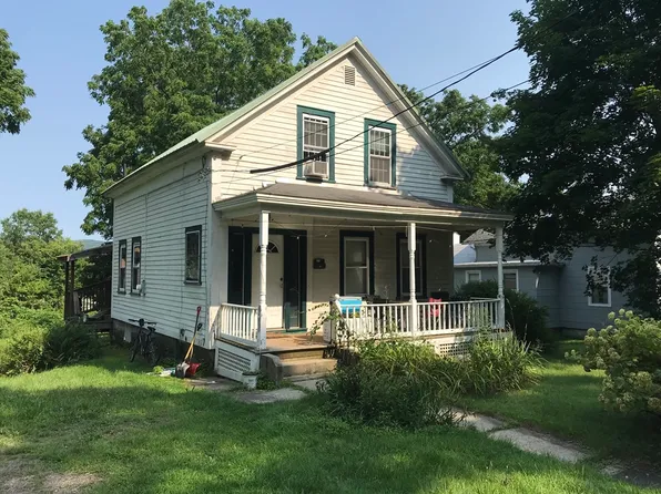 48 Railroad St, Amherst, MA 01002