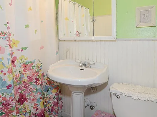 Sold by Robert E. Hill  | media 23