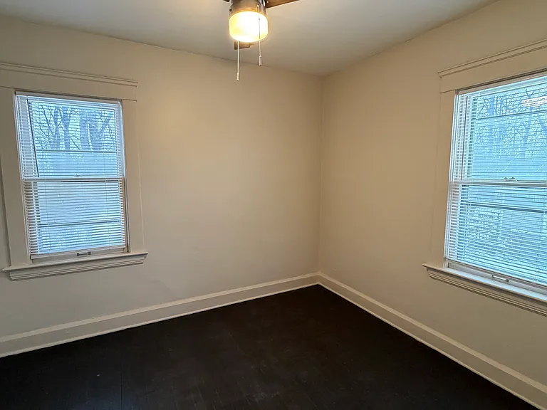 9025 Laisy Ave — Photo 9