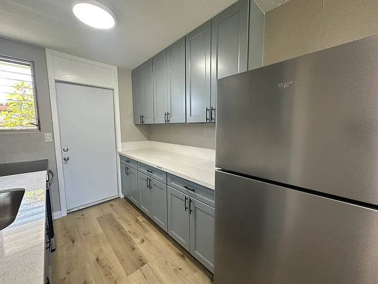 1329 Kinau St #B3 — Photo 3