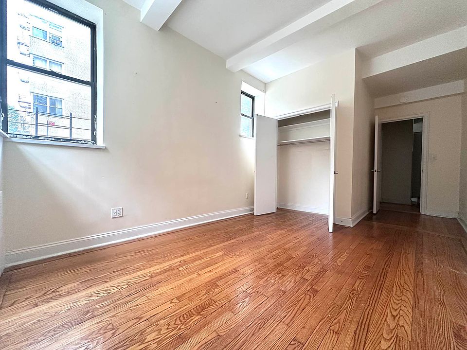 2nd image of 110 Bennett Ave APT Mf