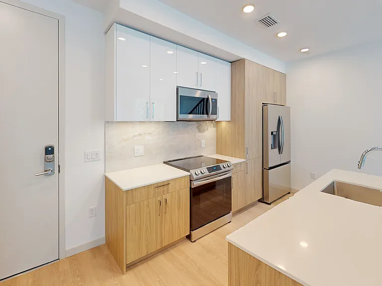 101 N Meridian — Photo 182