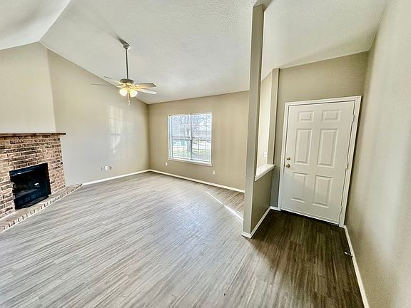2nd image of 2433 W Gum St