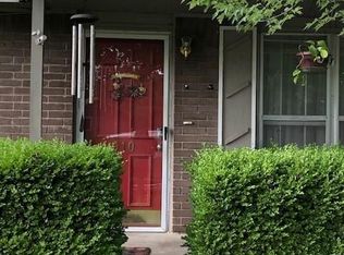 910 Country Club Dr, Hominy, OK 74035