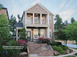 2530 Frontier Elm Dr, Fayetteville, AR 72703