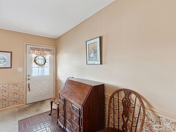 4th image of 4504 Hannah Dr