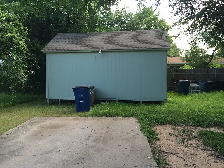 3313 Pecan Springs Rd #A — Photo 17