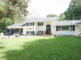 17339 Red Shale Hill Rd, Pekin, IL 61554