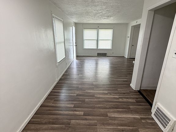 3rd image of 14306 Rainbow Ave