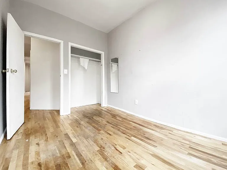 551 Graham Ave #2L — Photo 6