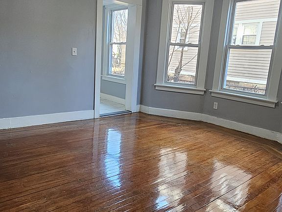 5th image of 97 Blake St Floor 1