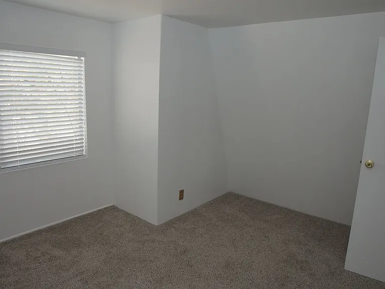 690 Talmadge Rd — Photo 10