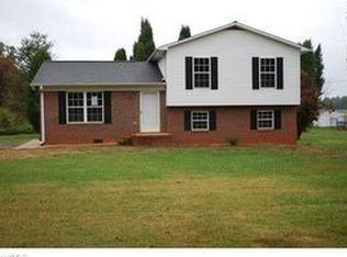 142 Crescent Dr, Lexington, NC 27292