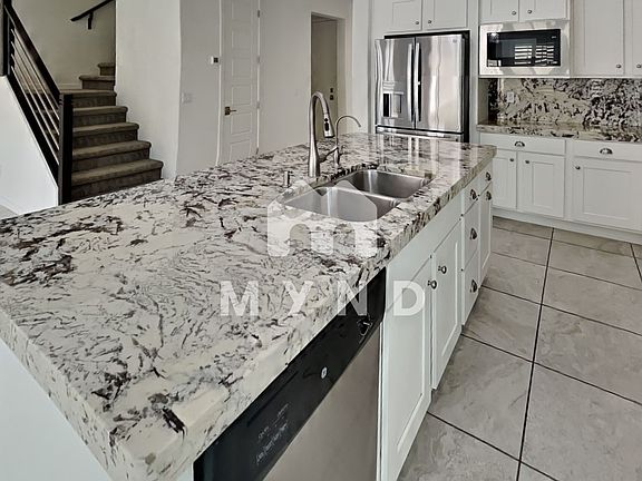 4th image of 16712 S 6th Pl