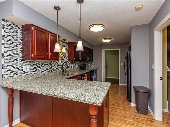 5th image of 6215 Robinwood Dr