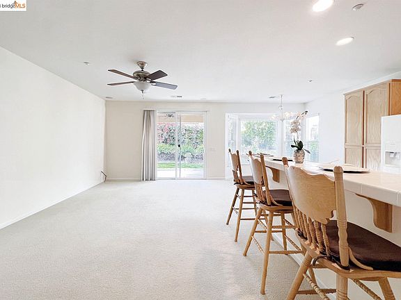 5th image of 1369 Pearl Way