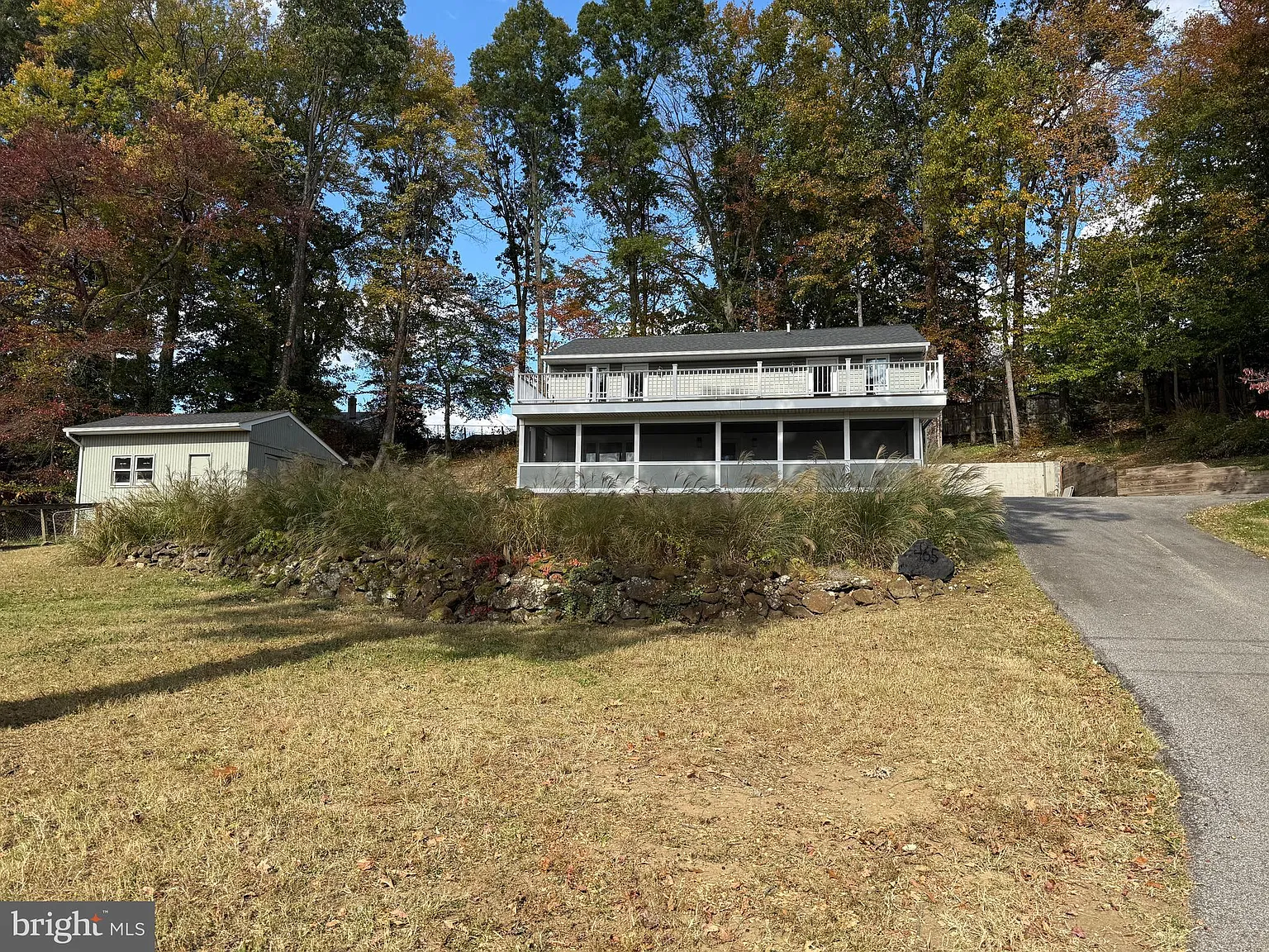 3 bed, 3.5 bath, 1760 sqft, $4,400 — Photo 1