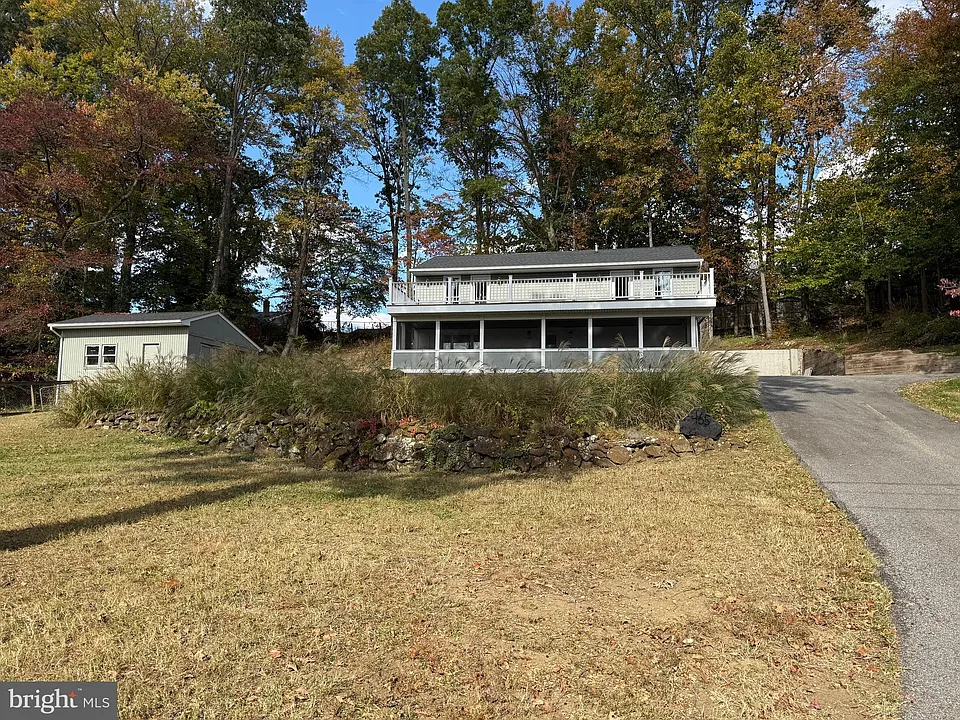 453 Walnut Dr
