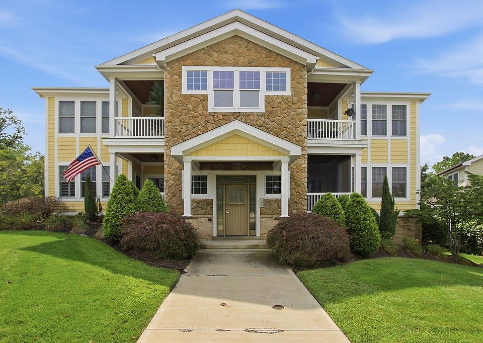 1st image of 248 Berkeley Way