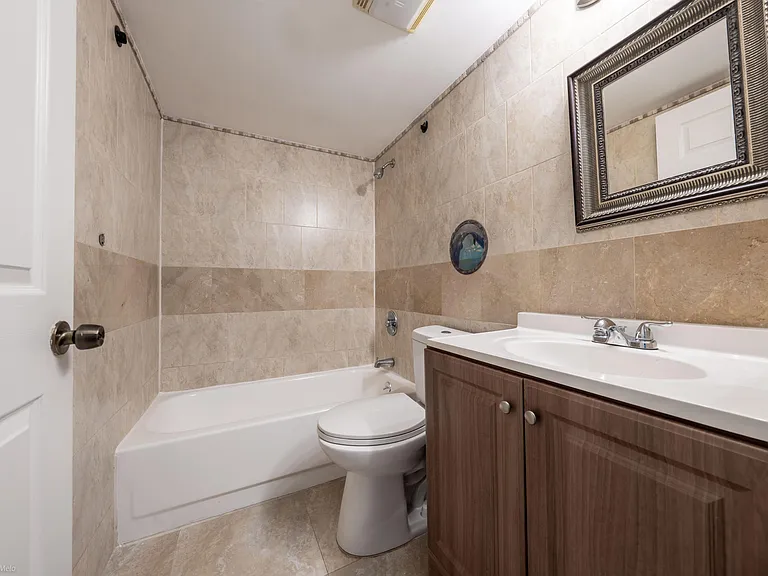 3469 NW 44th St #101 — Photo 13