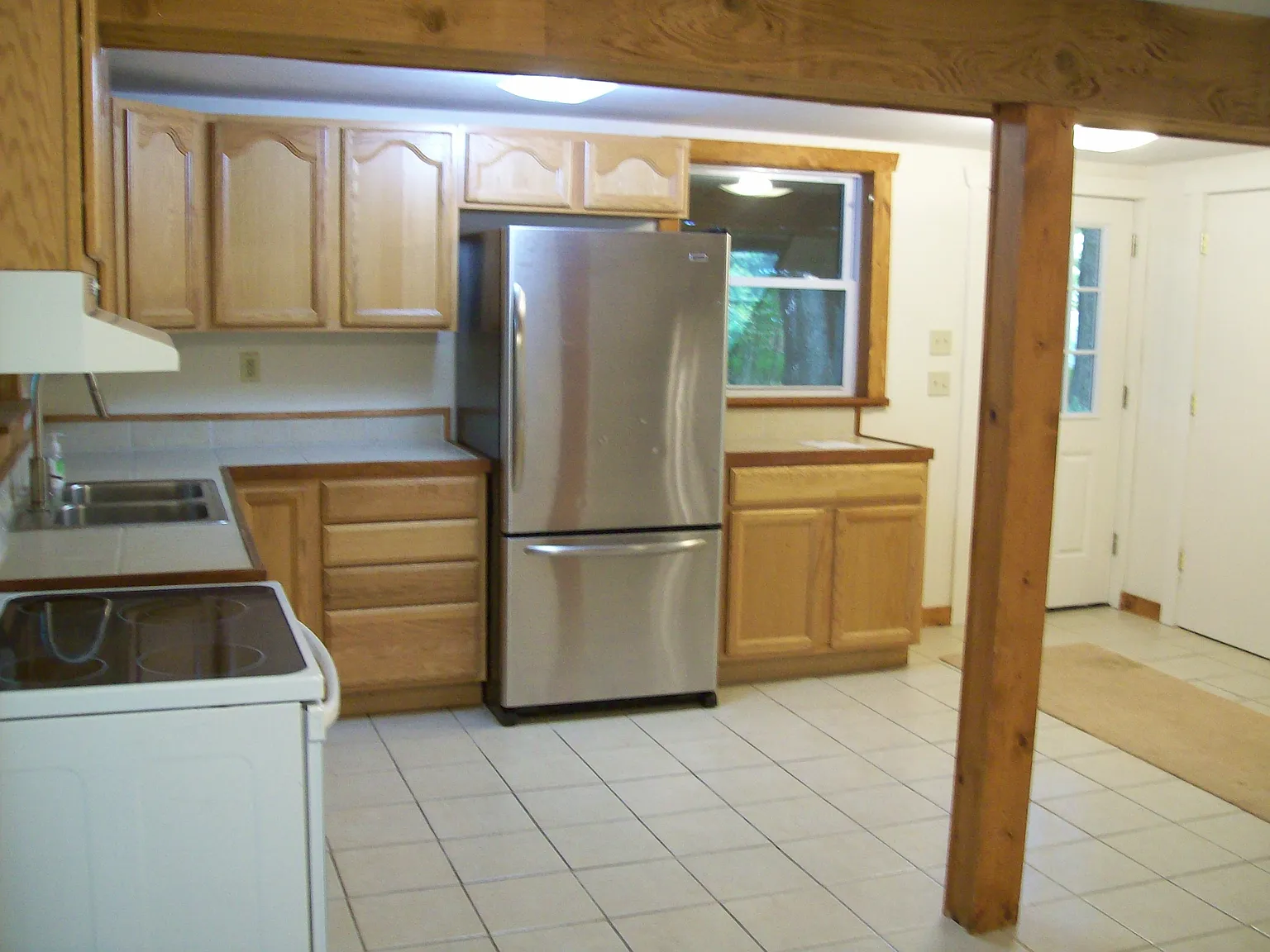 3 bed, 1.5 bath, 900 sqft, $1,400 — Photo 4
