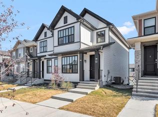 52 W Edith Gate NW, Calgary, AB T3R1Z2