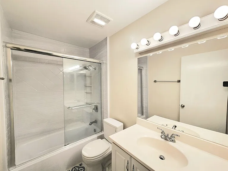 2700 Kilconway Ln — Photo 18