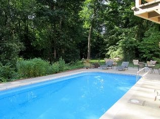 69 Ridgebury Rd, Ridgefield, CT 06877
