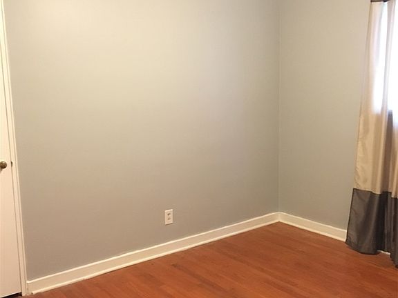 5th image of 42 Woodrow Ct