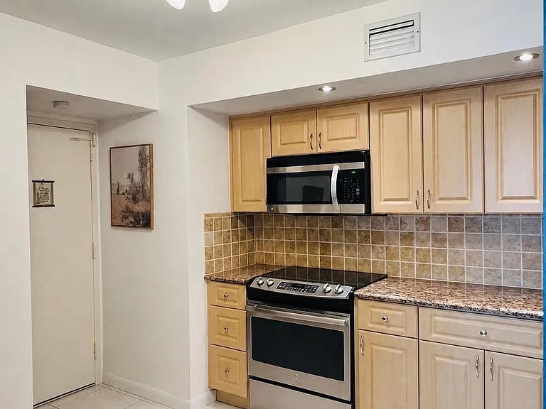 2150 Sans Souci Blvd — Photo 4