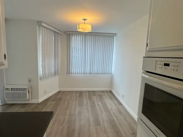 12221 San Vicente Blvd