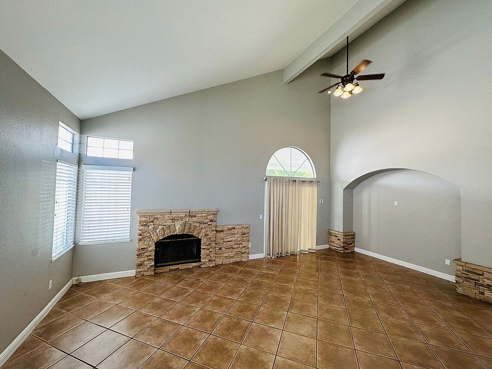 1st image of 24382 Camino Vasco