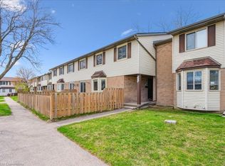 700 Erinbrook Dr #16, Kitchener, ON N2E2S7