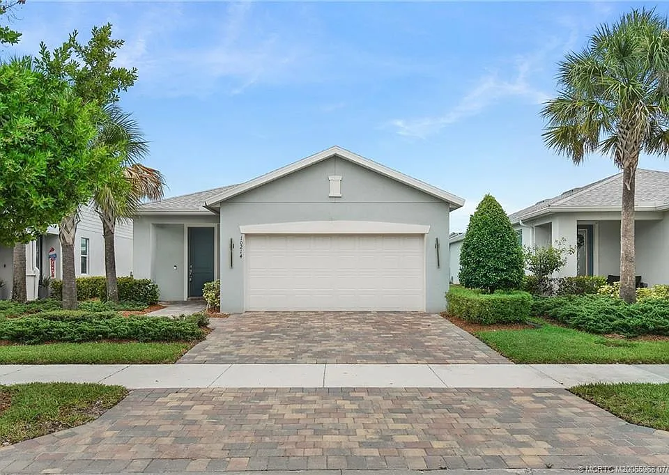 10214 SW Captiva Dr