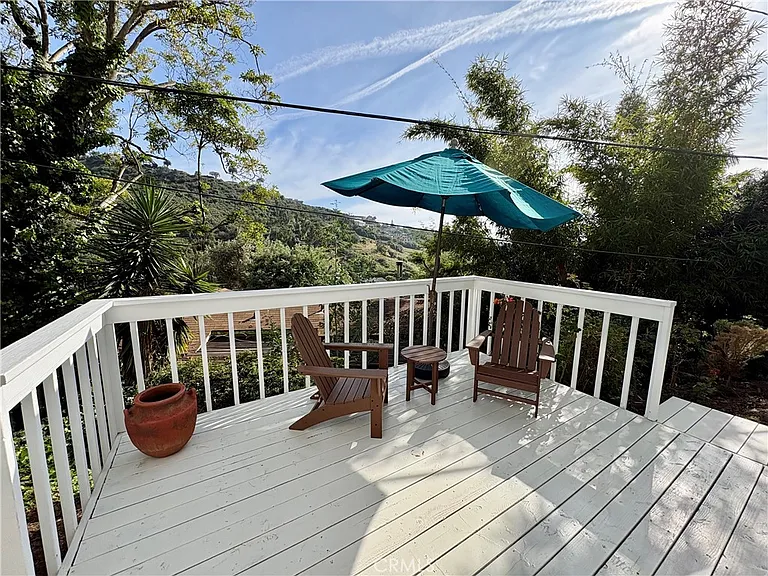 1033 Eastman Way — Photo 7