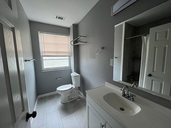 4th image of 1866 Wolfe St APT 3