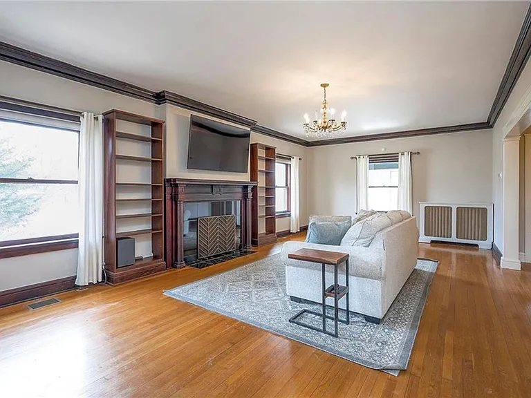 712 E Armour Blvd — Photo 2