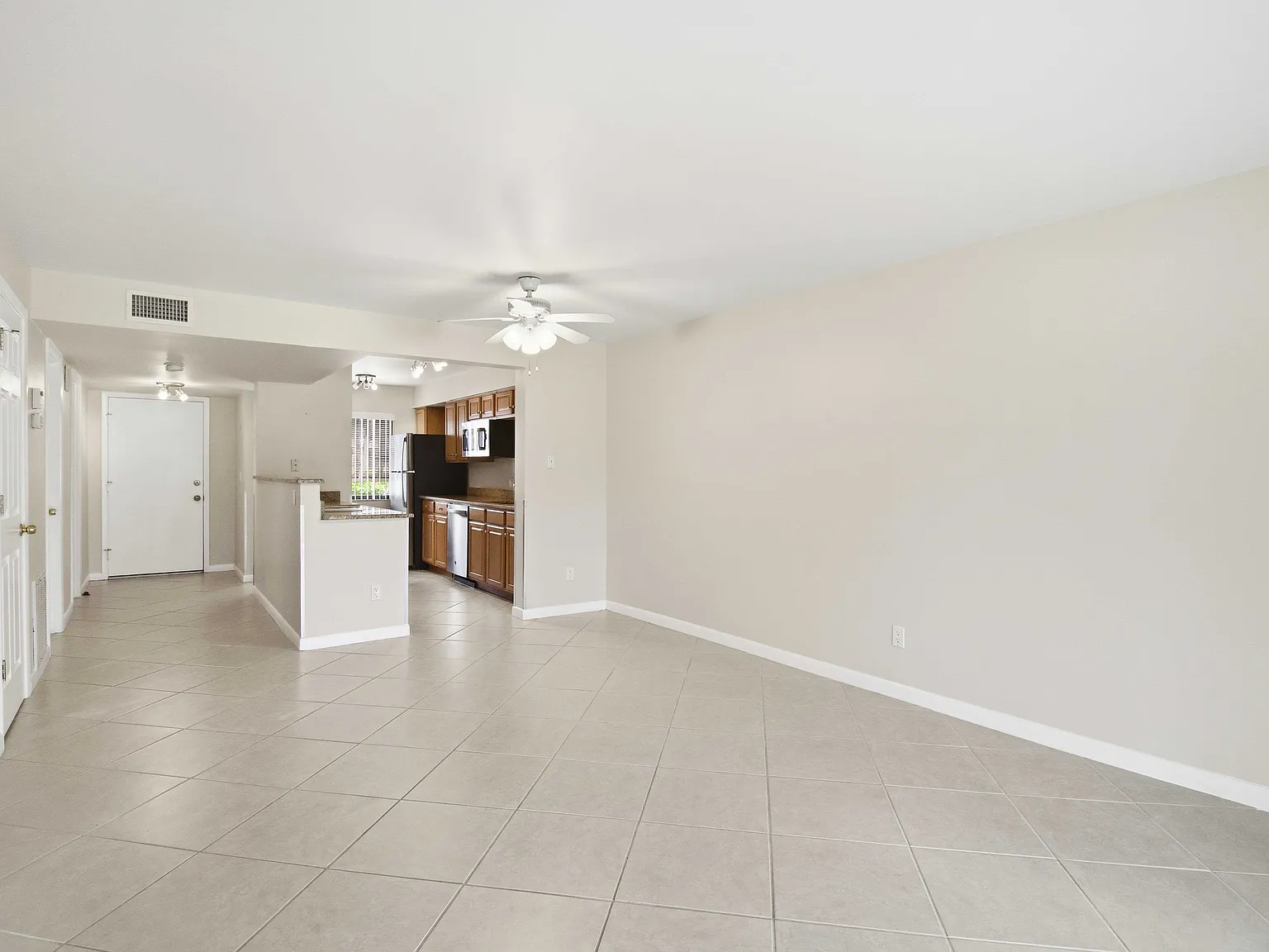 2 bed, 1108 sqft, $1,775 — Photo 3