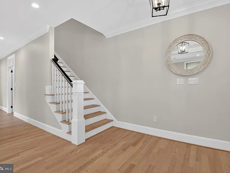 5718 Huntington Pkwy — Photo 43