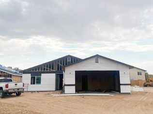 806 Beach Ct, Ridgecrest, CA 93555