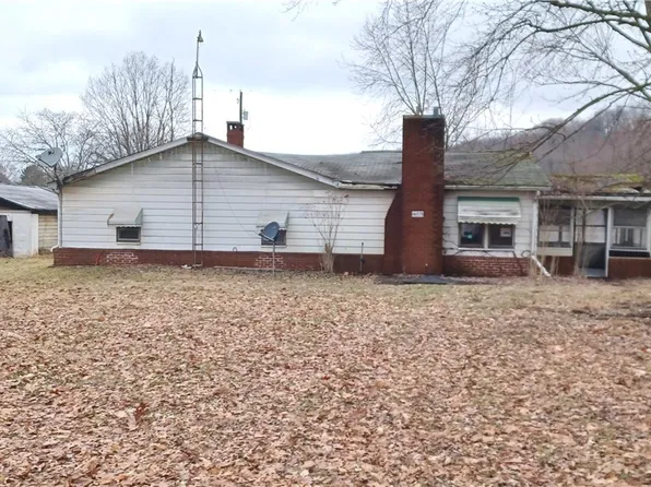 46578 Hatcher Rd, New Waterford, OH 44445