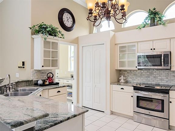 5th image of 1587 Cotswold Dr