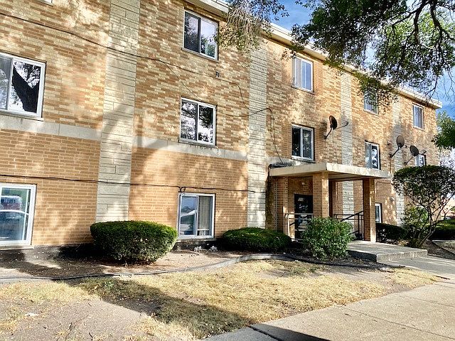 1st image of 5209 S Leclaire Ave APT 2C