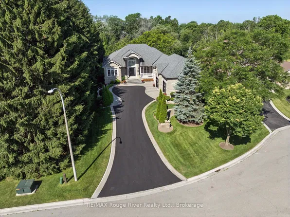 26 Hanover Ct, Whitby, ON L1N 7J2