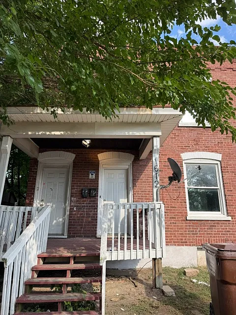 3 bed, 900 sqft, $1,250 — Photo 1