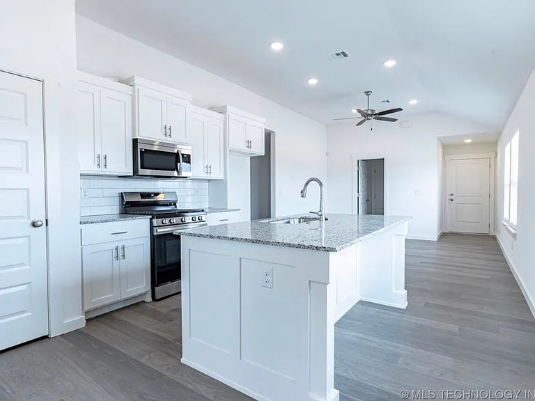 15116 E 38th Pl S — Photo 7