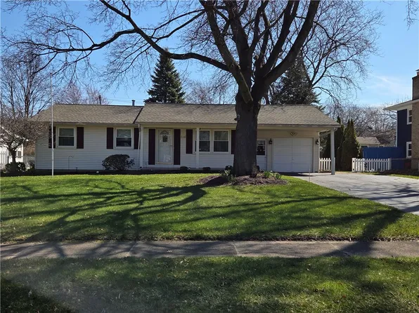 516 Heritage Dr, Rochester, NY 14615