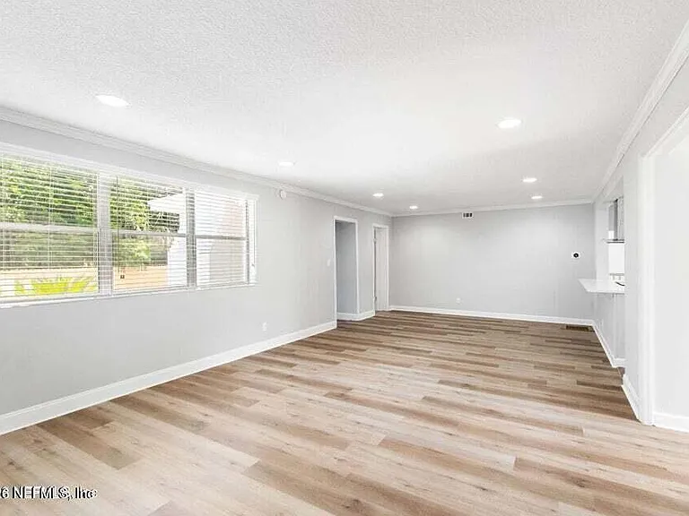 1554 Shirl Ln — Photo 3