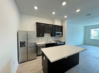 21 Chenevert St #11-402, Houston, TX 77002