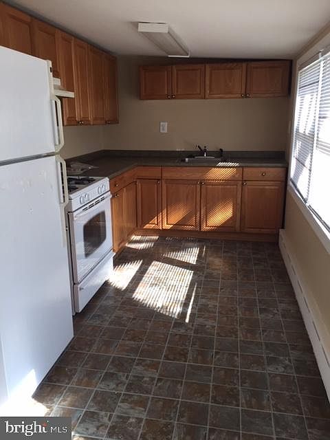 2nd image of 733 N Main St